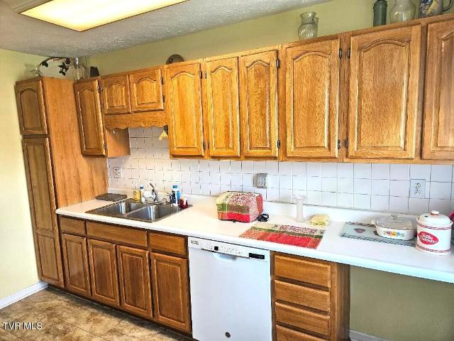 800 Locust Street 3