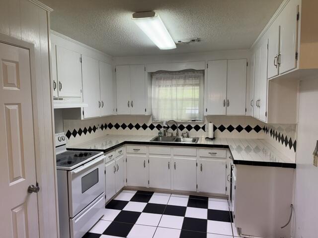 800 Moorehouse Drive