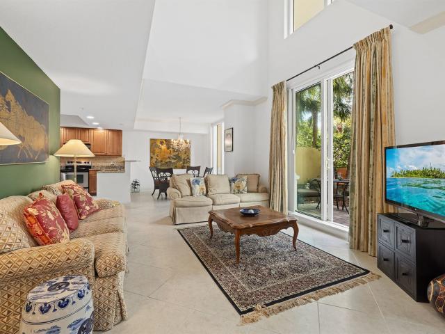 800 N Tamiami Trail, 103, Sarasota, US, FL