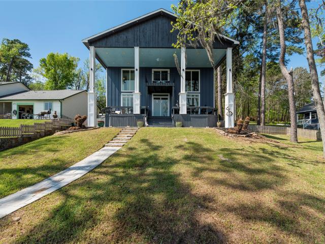 800 Northwoods Drive
