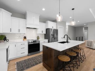 800 S James Ave Avenue, Tea, US, SD