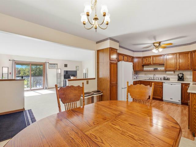 800 S PARK Avenue
