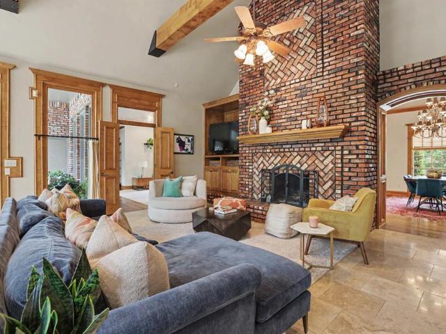 800 Shadow Wood Drive