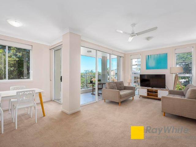 $800 per week / $3,200 Bond