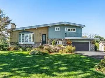 800 Rue Du Centenaire, Farnham, QC, J2N 1E1 house for sale.