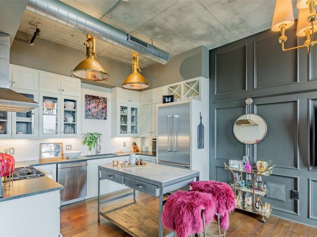 800 W 5th St # 606