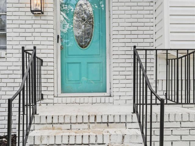 800 Whaley Road
