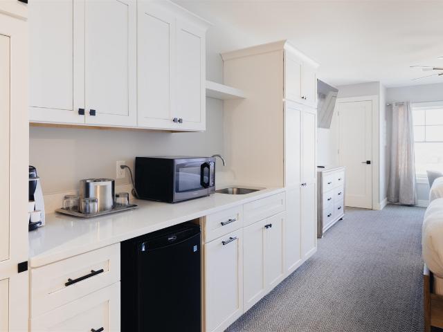 800 Whitwam Drive # 1 & 1A