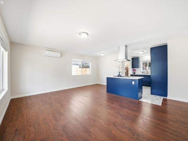8016 ne fremont st