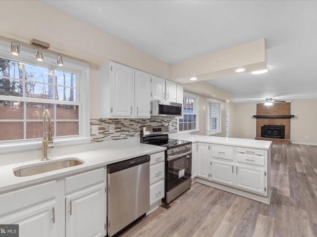 8016 Stillbrooke Rd, Manassas, VA 20112 | MLS #VAPW2110