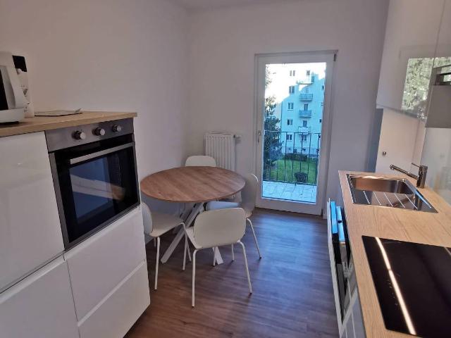 8010 Graz: Helle 3 Zimmer Wohnung mit separater Küche und Balkon, perfekt geeignet für WGs oder Familien!