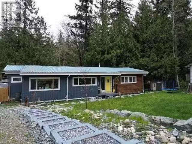 8013 Centennial Drive, Powell River, BC, V8A 0S4 house for s.