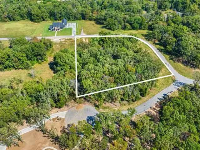 8013 HILL COUNTRY DR, DECATUR, AR 72722