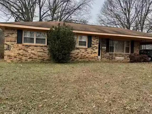 801 CITY LAKE DR NW, RUSSELLVILLE, AL 35653