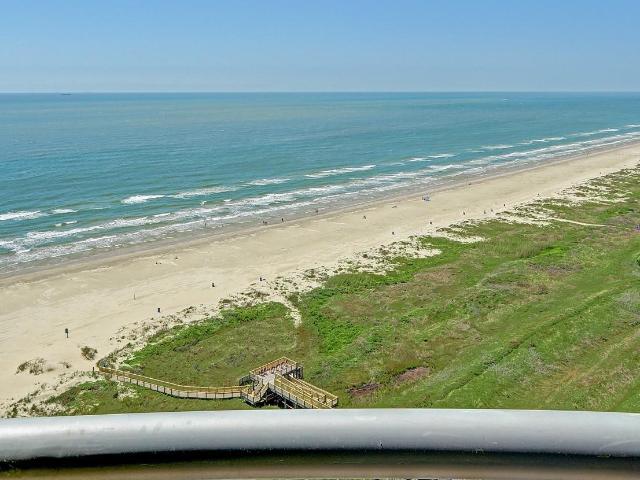801 E Beach Drive BC506