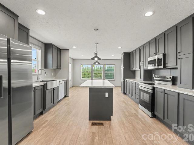 801 EagleView Lane