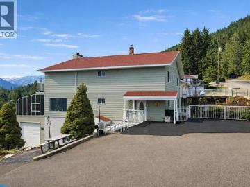 801 Houston Street, Nelson, BC, V1L 5J3 house for sale | Listing ID 10374 | Royal LePage