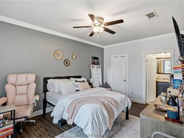801 Luther Street W 1402