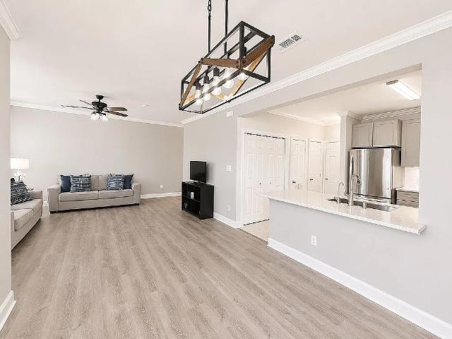 801 Luther Street W 903