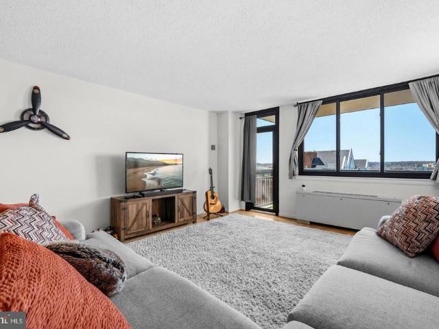 801 N Pitt Street # 1209