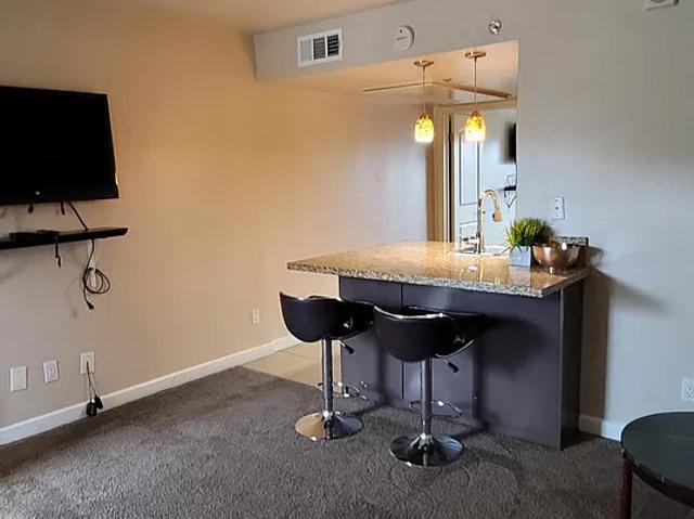 801 National City Blvd, 1 bed, 1 full bath