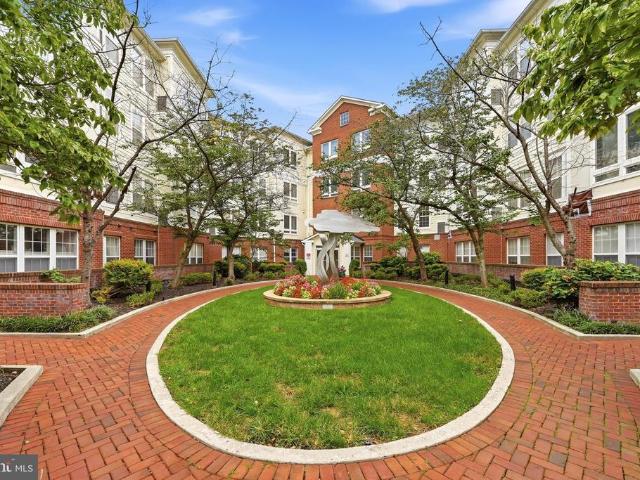 801 S Greenbrier Street # 202