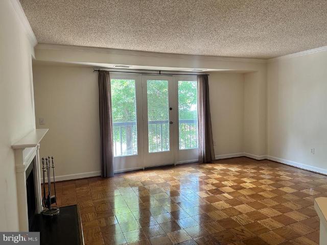801 S Pitt Street # 325
