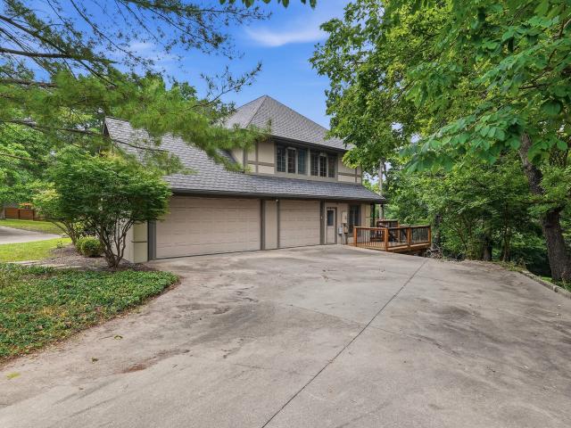801 rollins rd