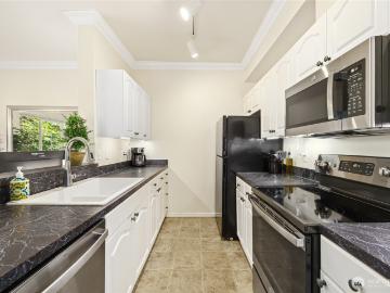 801 Rainier Avenue N # E325