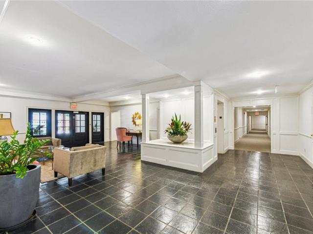 801 Rue Burgundy Street # 214