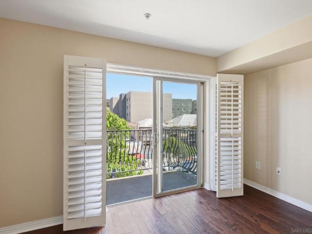 801 W Hawthorn 406