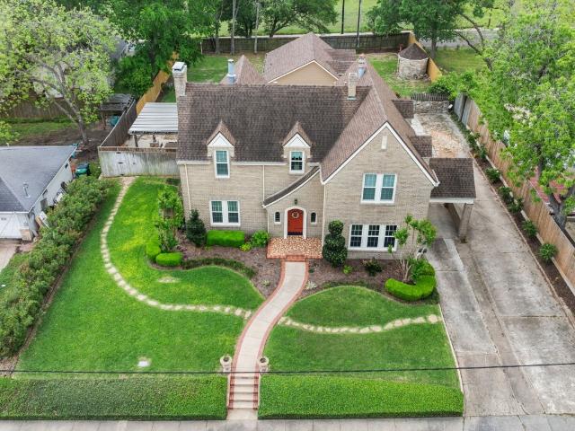 801 W Main St, Brenham, TX 77833 | MLS #49937