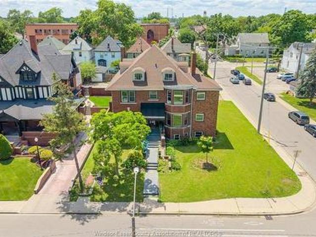 801 Victoria Avenue, Windsor, ON, N9A 4N5 house for sale | Listing ID 26022 | Royal LePage