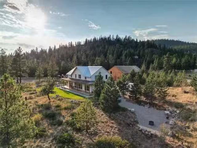 8025 Princeton Summerland Road, Summerland, BC, V0H 1Z8 Luxu.