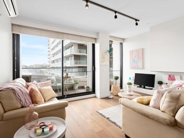 802/2 Claremont Street, South Yarra