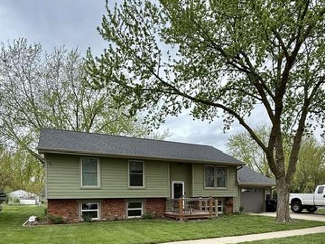 802 4th St, Onawa, IA 51040