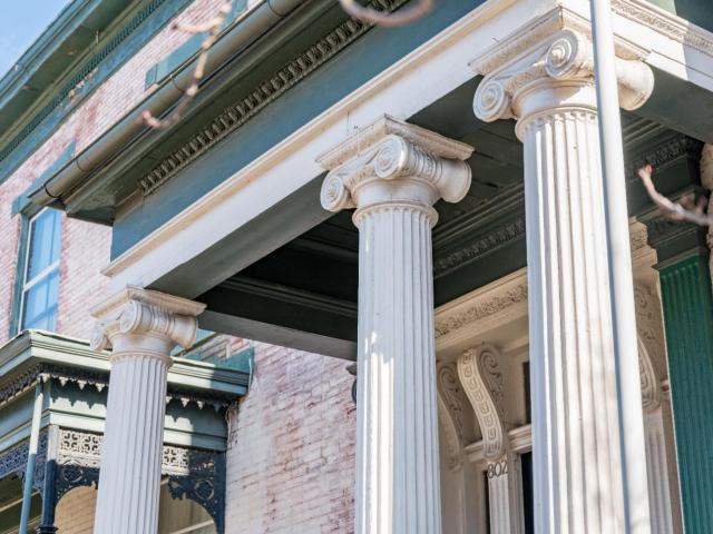 802 Court Street
