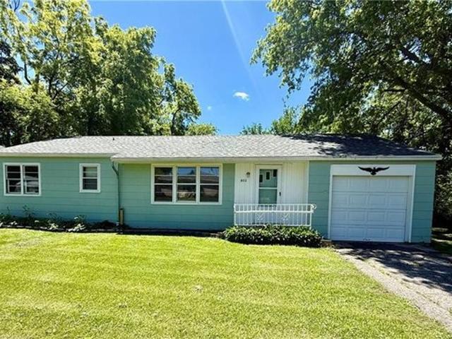 802 E Roseberry St, Hopkins, MO 64461