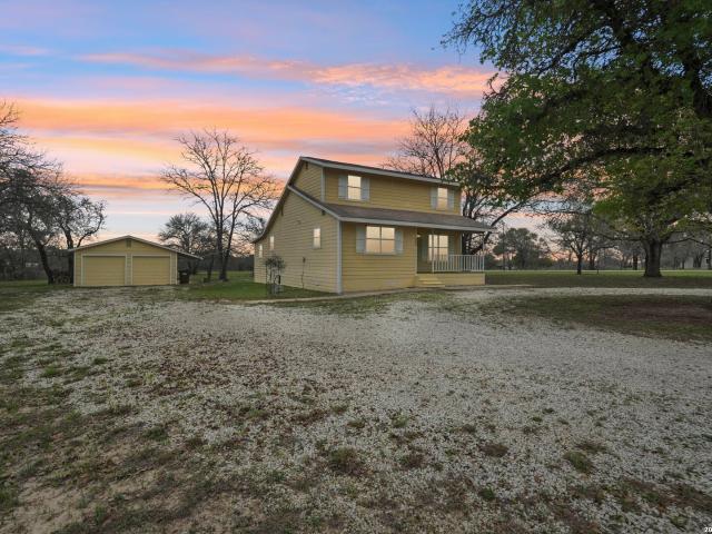 802 Eagle Creek Dr, Floresville, TX 78114 | MLS #1948