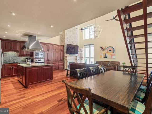 802 Locust Street # PENTHOUSE