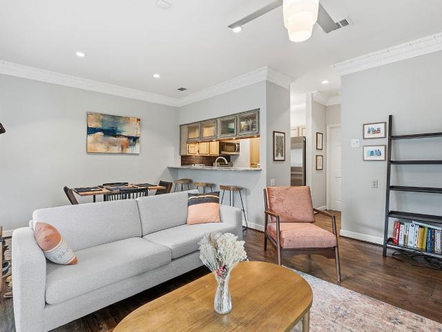 802 S 1st St # 202
