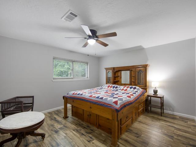 802 Sentinel Oaks, Pinehurst, TX 77362 | MLS #30786