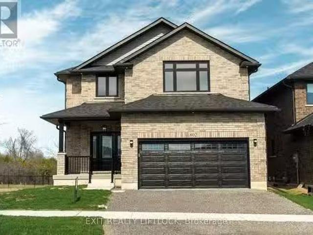 802 Steinberg Court, Peterborough North North, ON, K9K 0H7.
