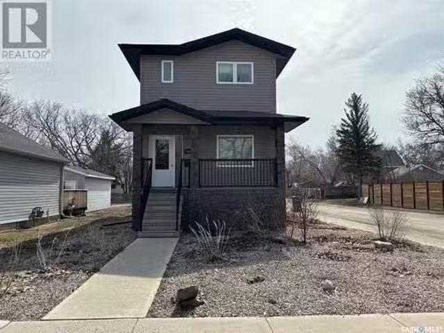 802 Park Avenue, Weyburn, SK, S4H 0K2 house for sale Listin.