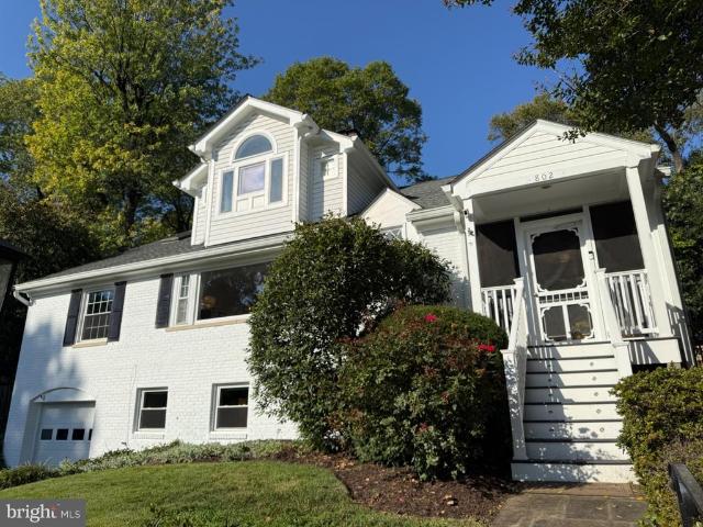 802 Parkway Terrace