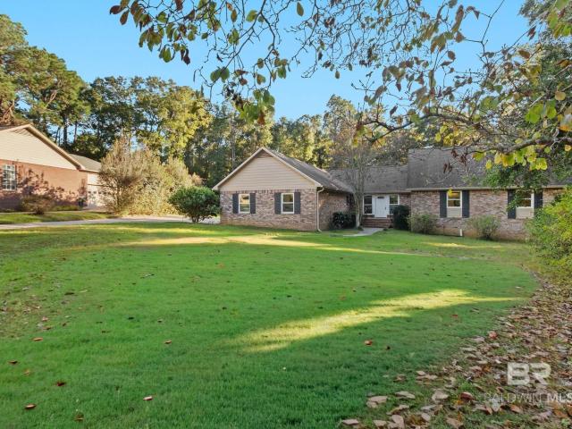 802 Pinewood Court