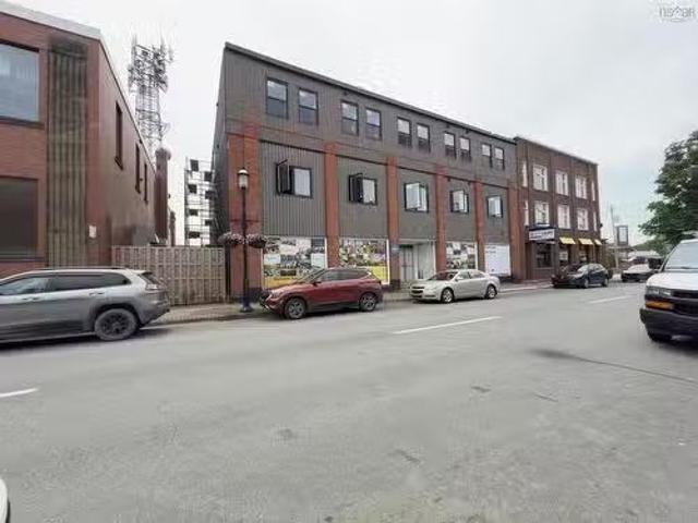 802 Prince Street, Truro, NS, B2N 1H1 commercial for lease.