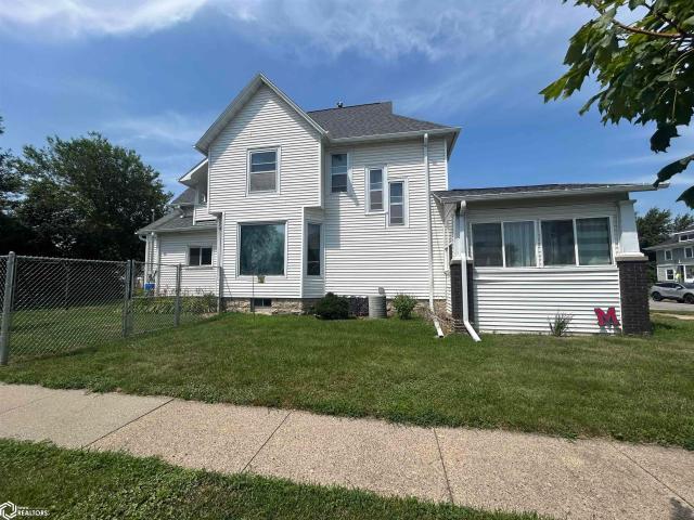 802 W Linn Street