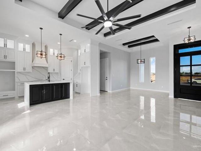 8035 N 48th Lane
