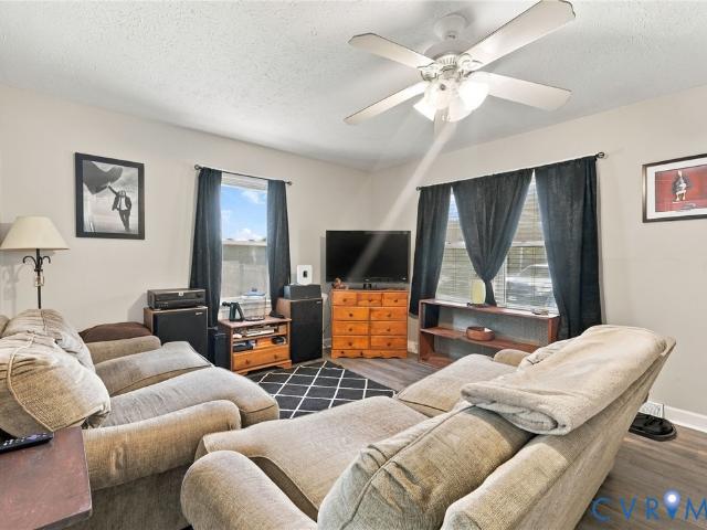 8035 Darva Glen